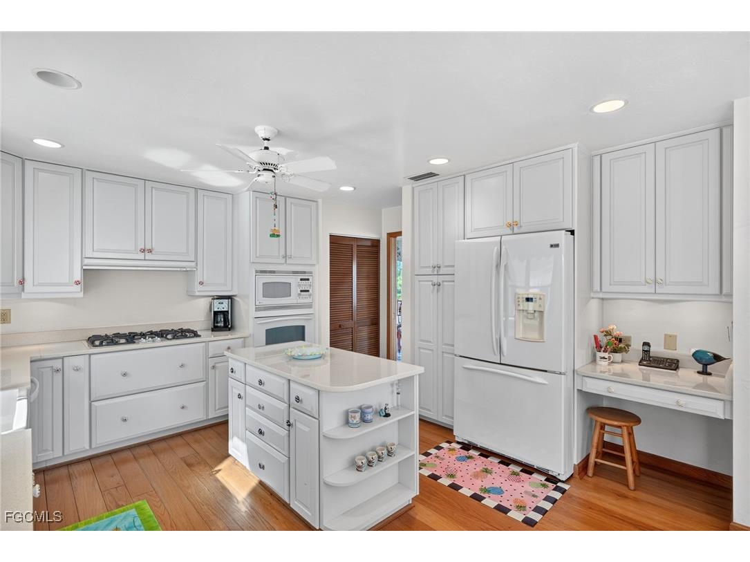 1157 Bird Lane Sanibel FL 33957 2025023499 image10