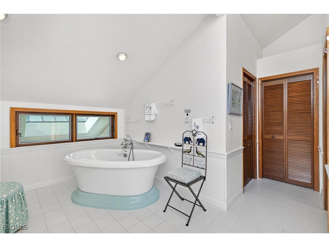 1157 Bird Lane Sanibel FL 33957 2025023499 image27