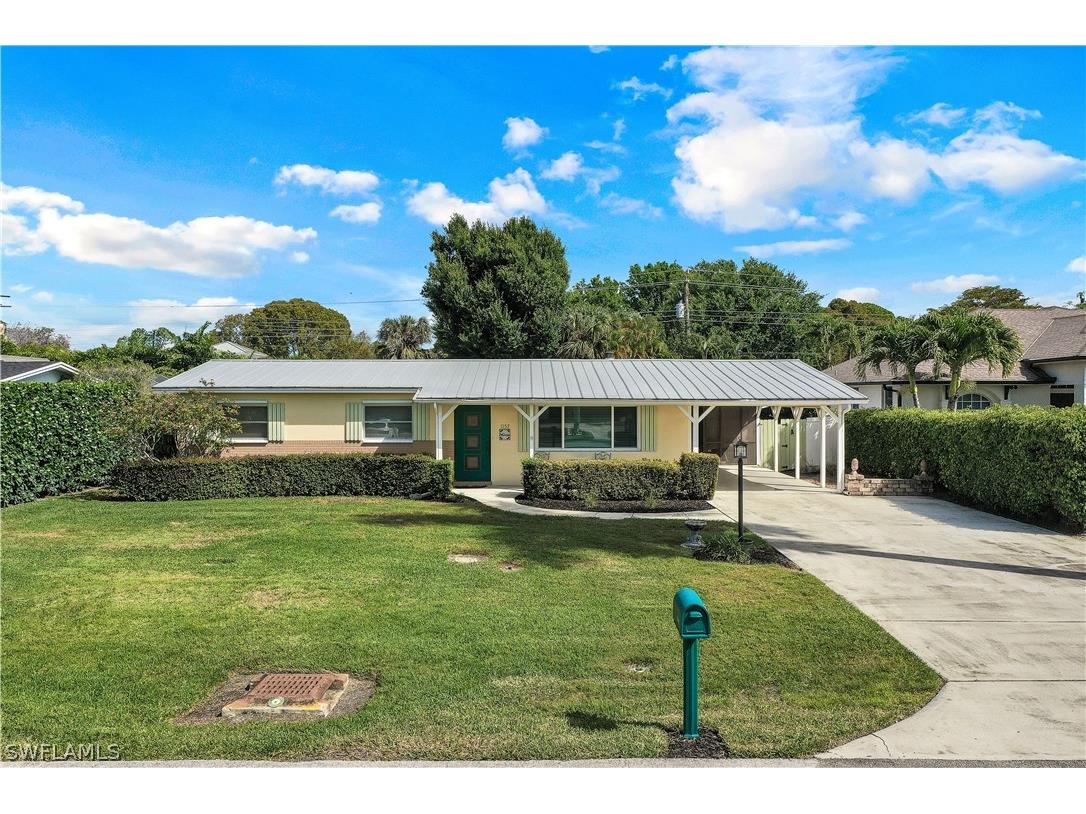 1157 Royal Palm Drive Naples FL 34103 224026326 image1