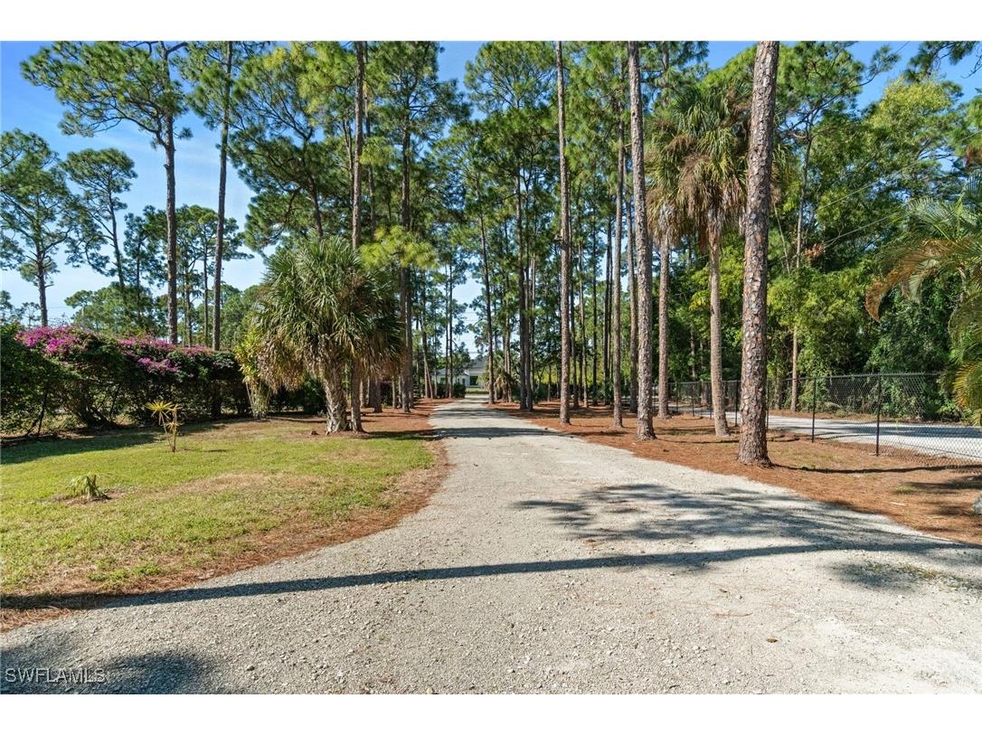 1158 Oakes Boulevard Naples FL 34119 225079111 image4