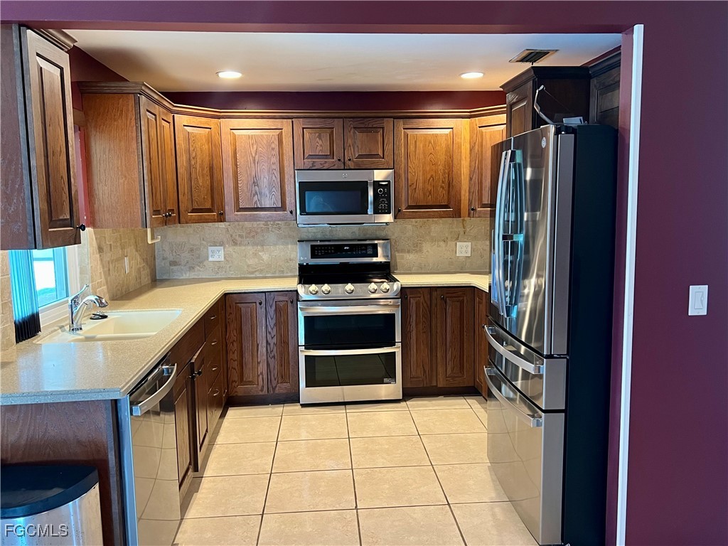 1158 SE 32nd Street Cape Coral FL 33904 2025006607 image3