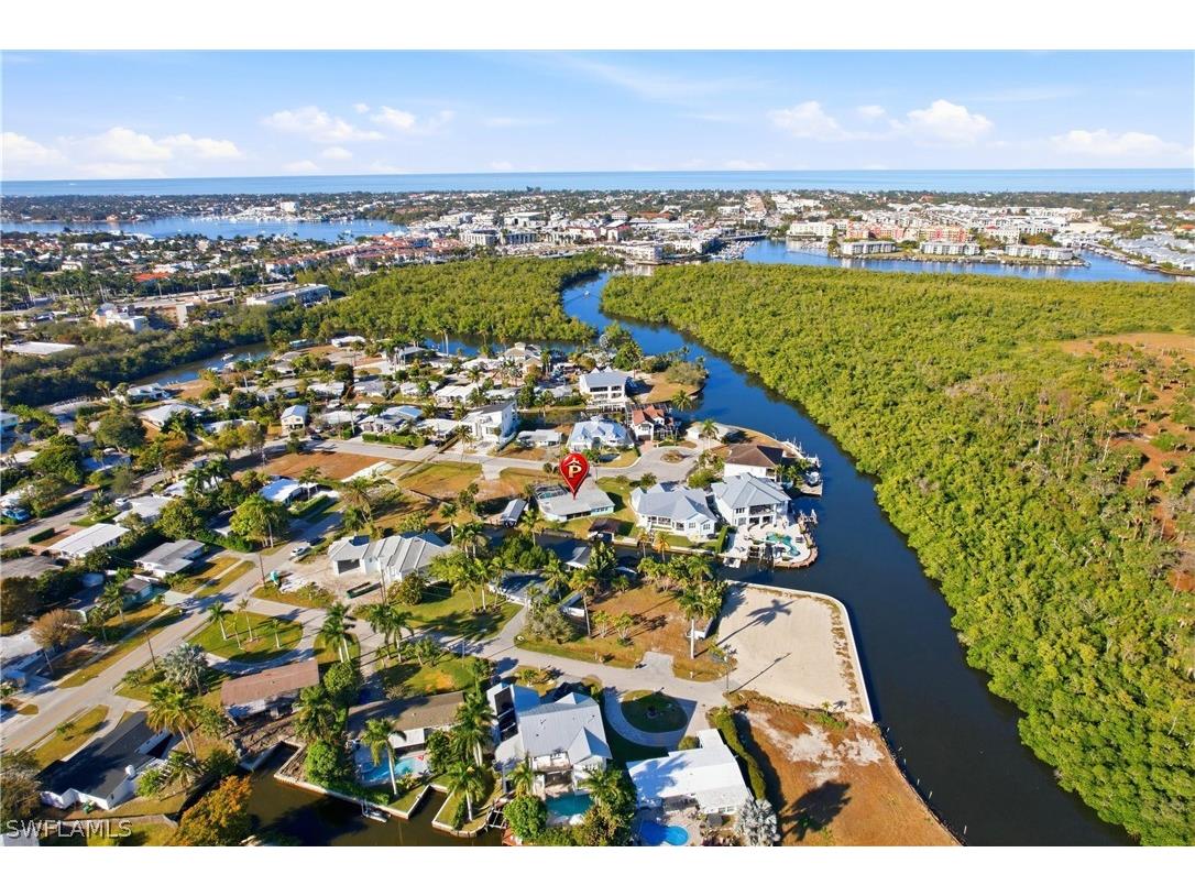 1159 Holiday Lane E Naples FL 34104 226006776 image1