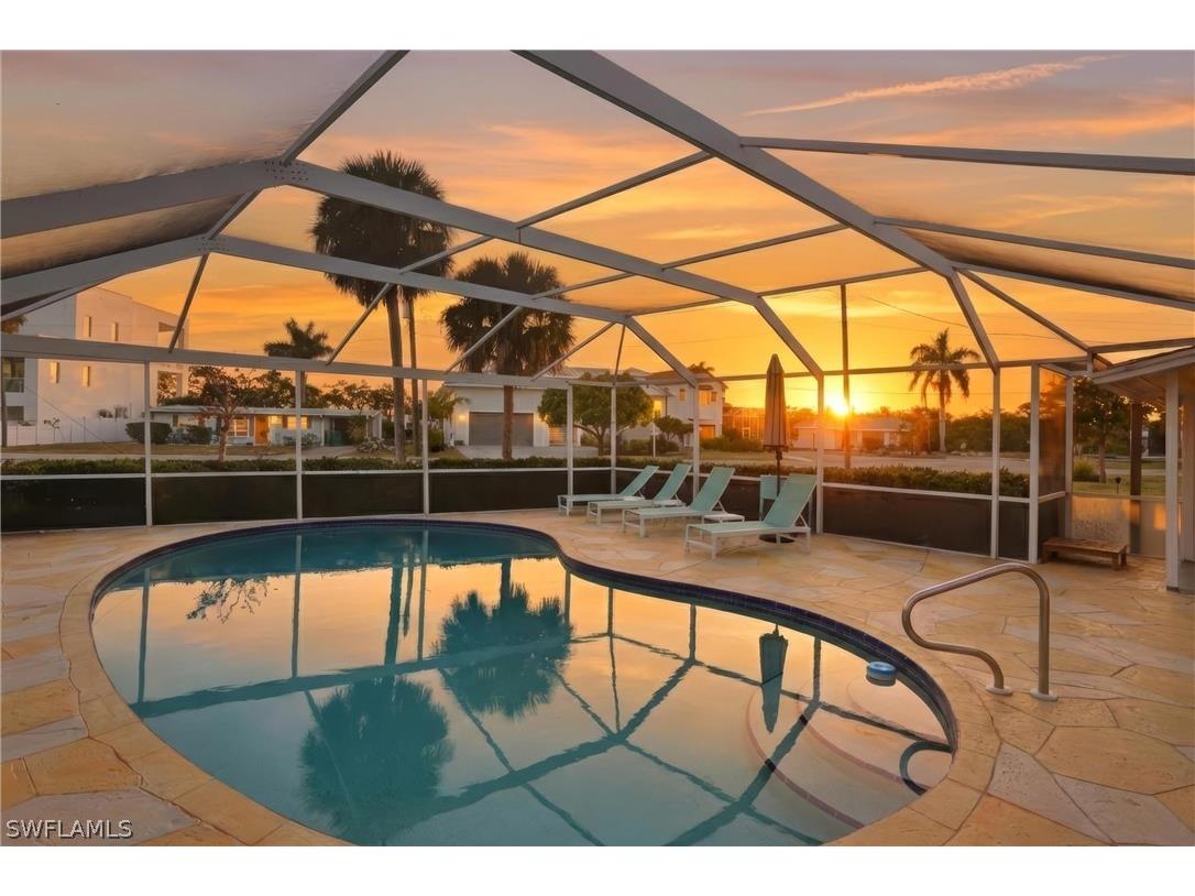 1159 Holiday Lane E Naples FL 34104 226006776 image2