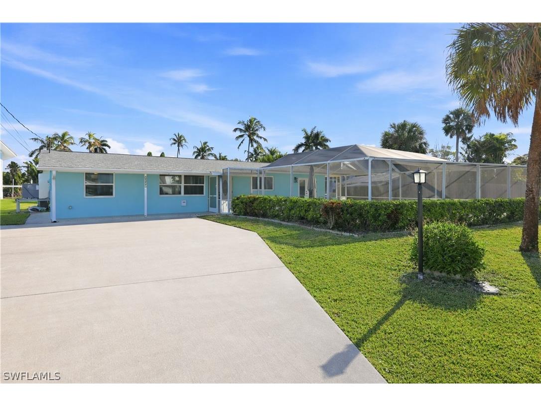 1159 Holiday Lane E Naples FL 34104 226006776 image3