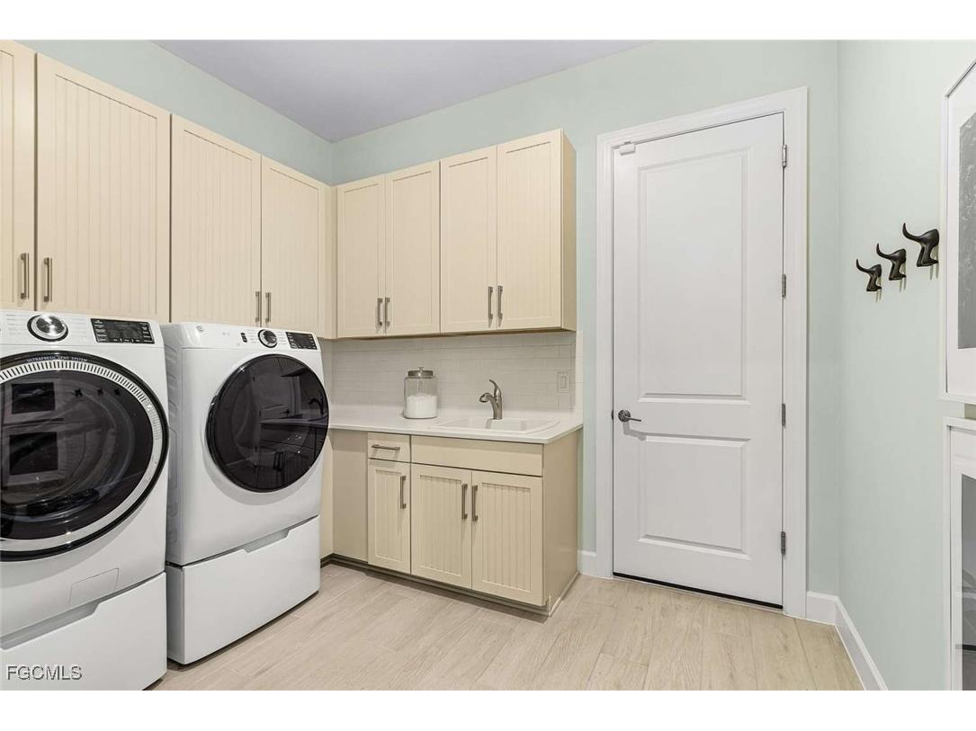 11591 Venetian Lagoon Drive Fort Myers FL 33913 2025021065 image29