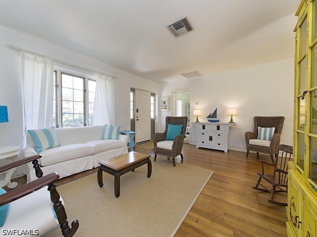 116 3rd St N Naples FL 34102 226023526 image3