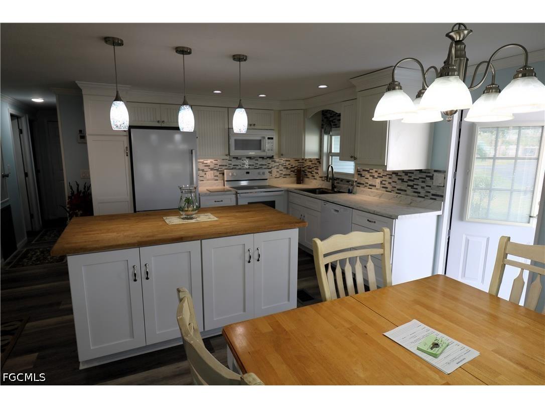 116 Coachlight Drive Fort Myers FL 33908 2026019847 image8