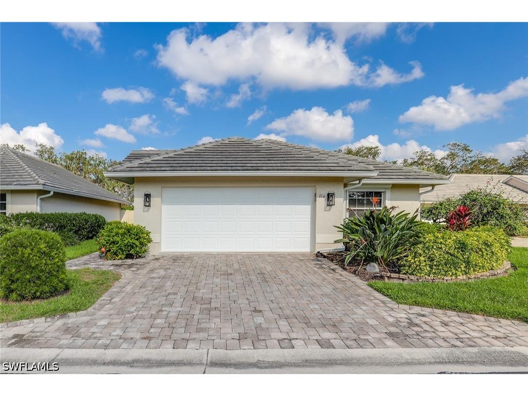 116 Fountain Circle Naples FL 34119 226018734 image1