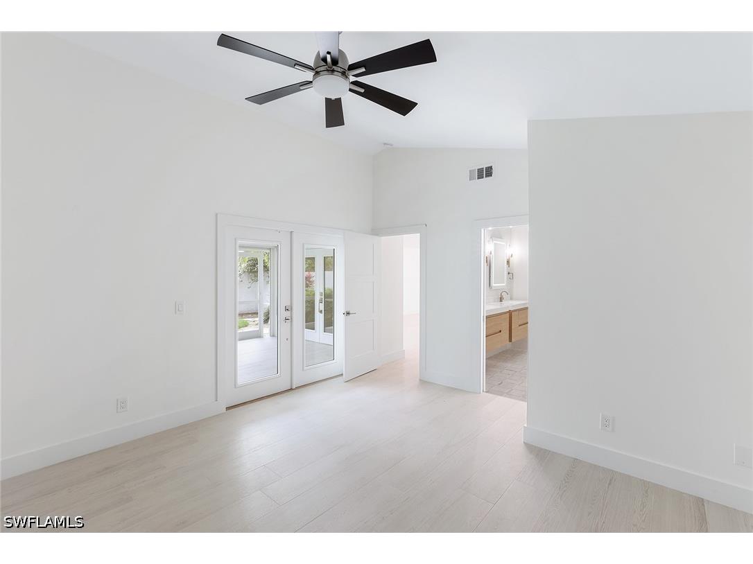 116 Fountain Circle Naples FL 34119 226018734 image11