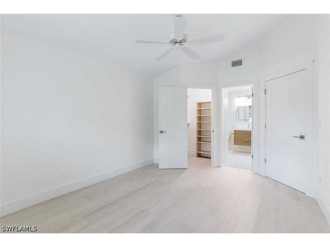 116 Fountain Circle Naples FL 34119 226018734 image14