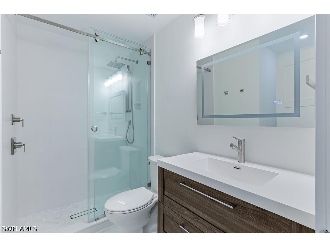 116 Fountain Circle Naples FL 34119 226018734 image15