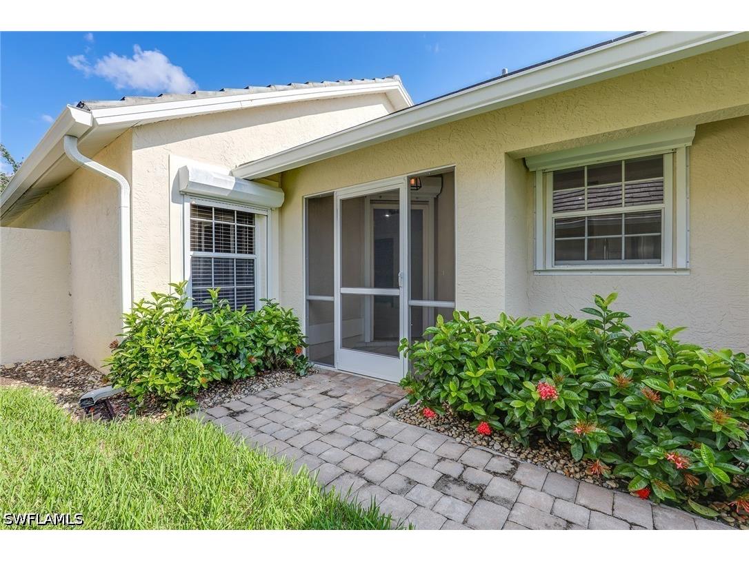 116 Fountain Circle Naples FL 34119 226018734 image3