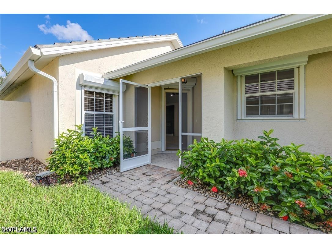 116 Fountain Circle Naples FL 34119 226018734 image4