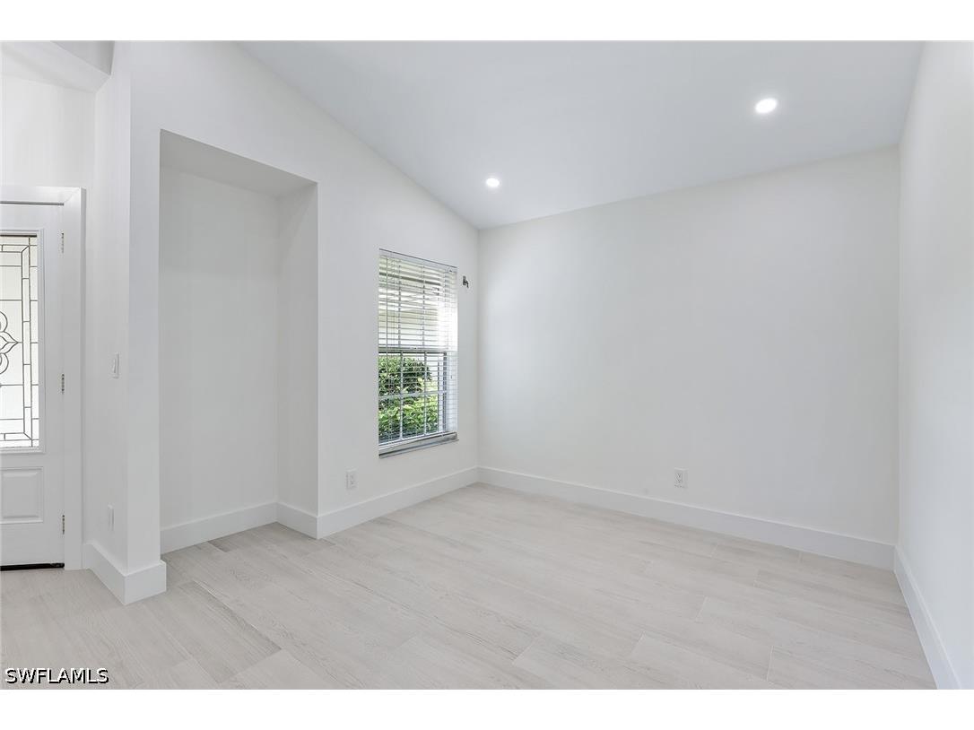 116 Fountain Circle Naples FL 34119 226018734 image6