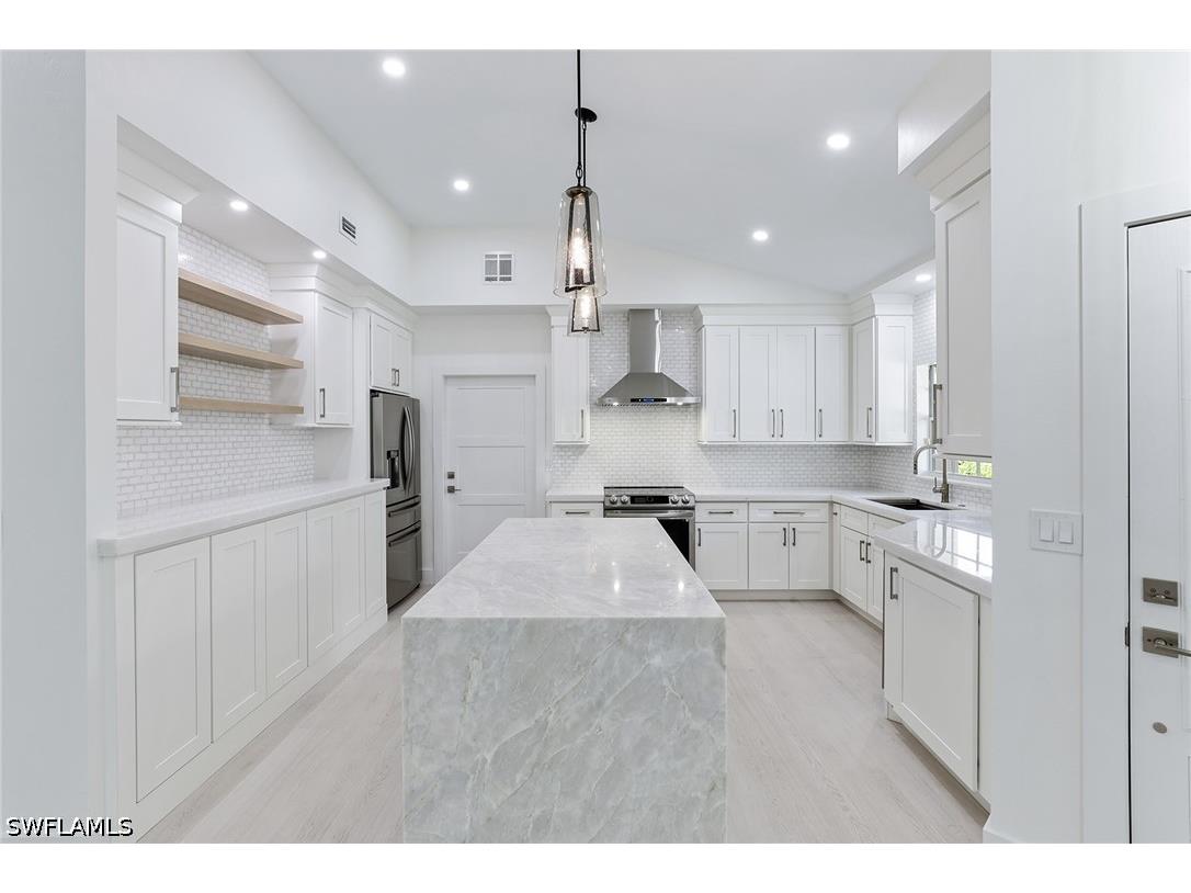 116 Fountain Circle Naples FL 34119 226018734 image8