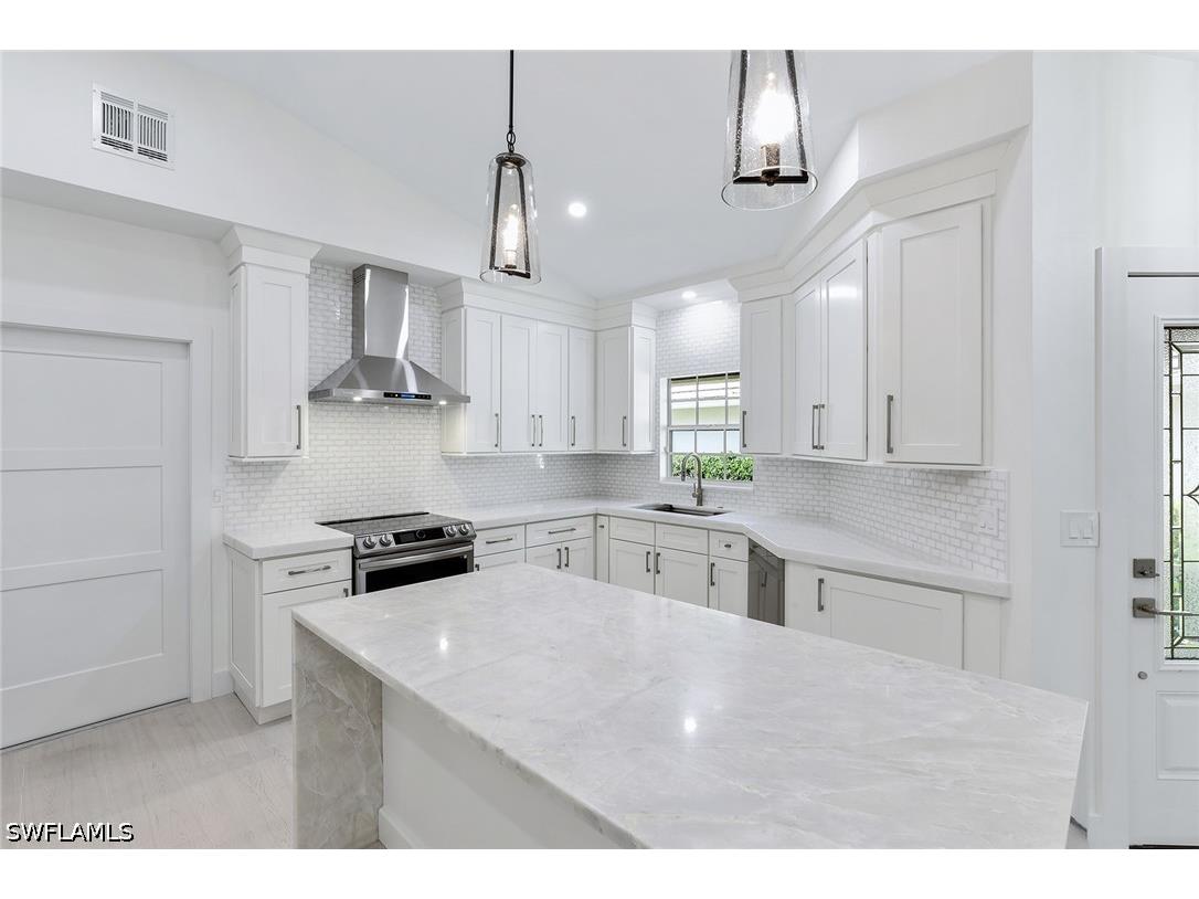 116 Fountain Circle Naples FL 34119 226018734 image9