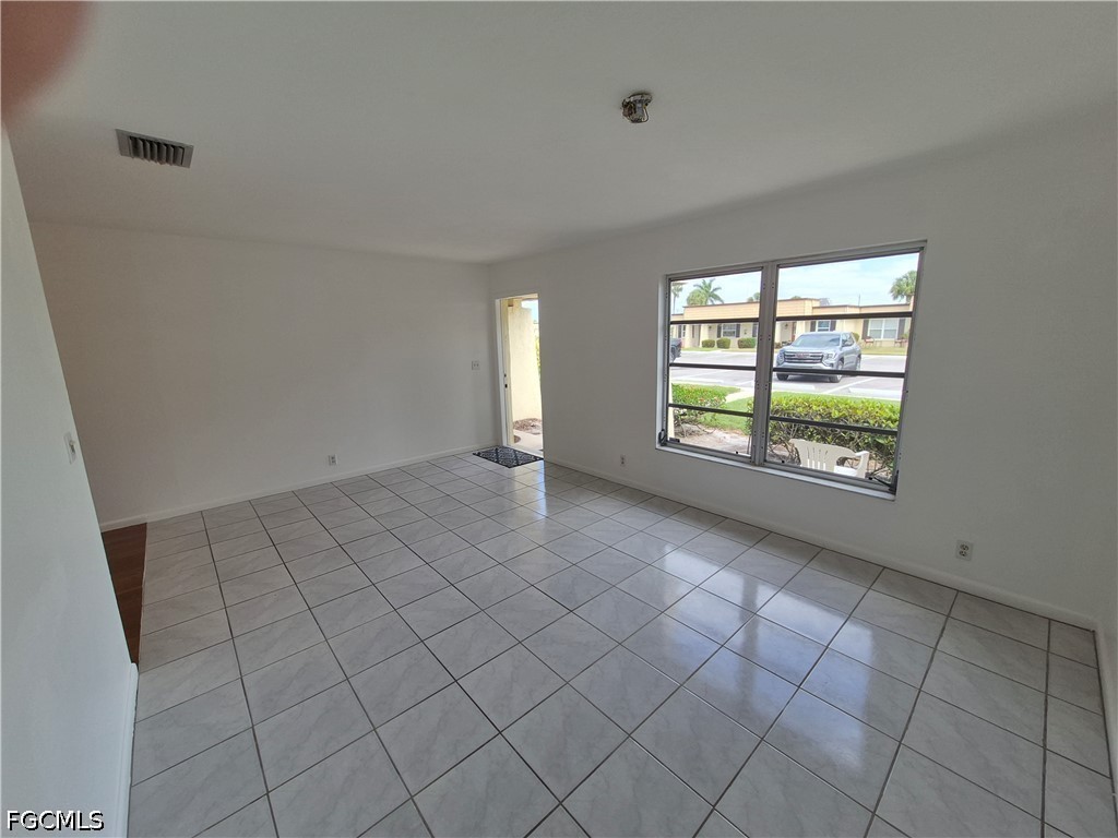 116 Gledhill Court Fort Myers FL 33919 2026017469 image2