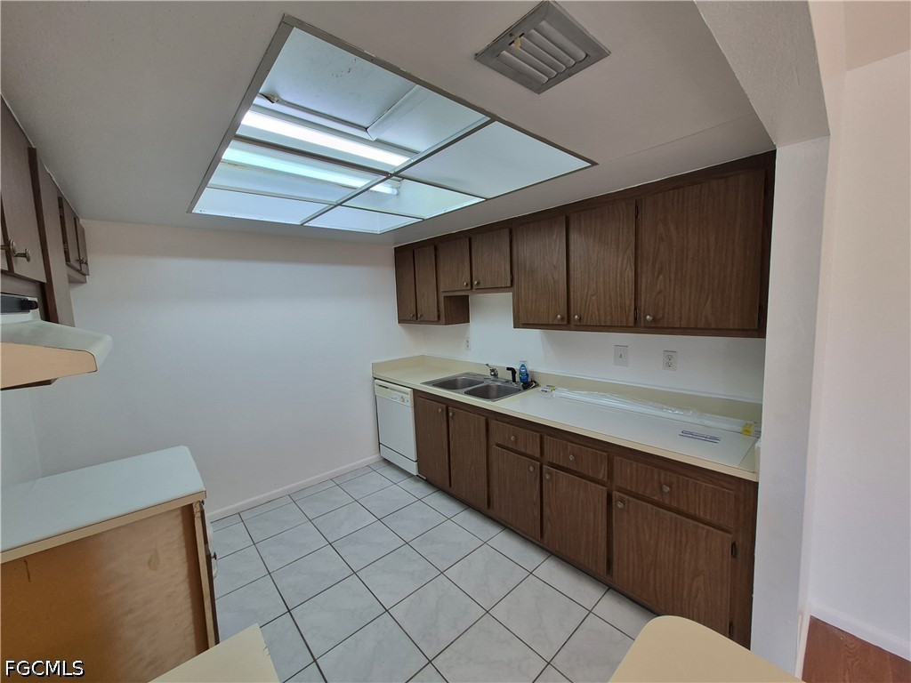 116 Gledhill Court Fort Myers FL 33919 2026017469 image6