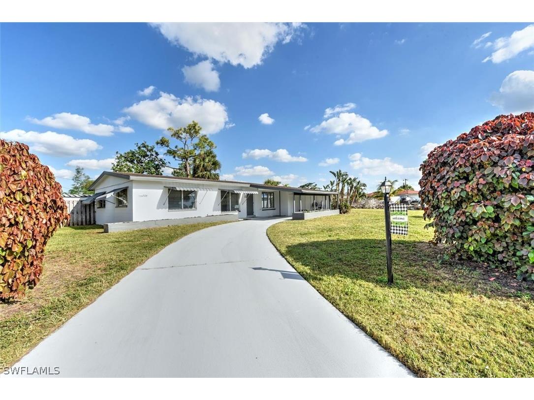 116 Lake Avenue Lehigh Acres FL 33936 222086995 image1