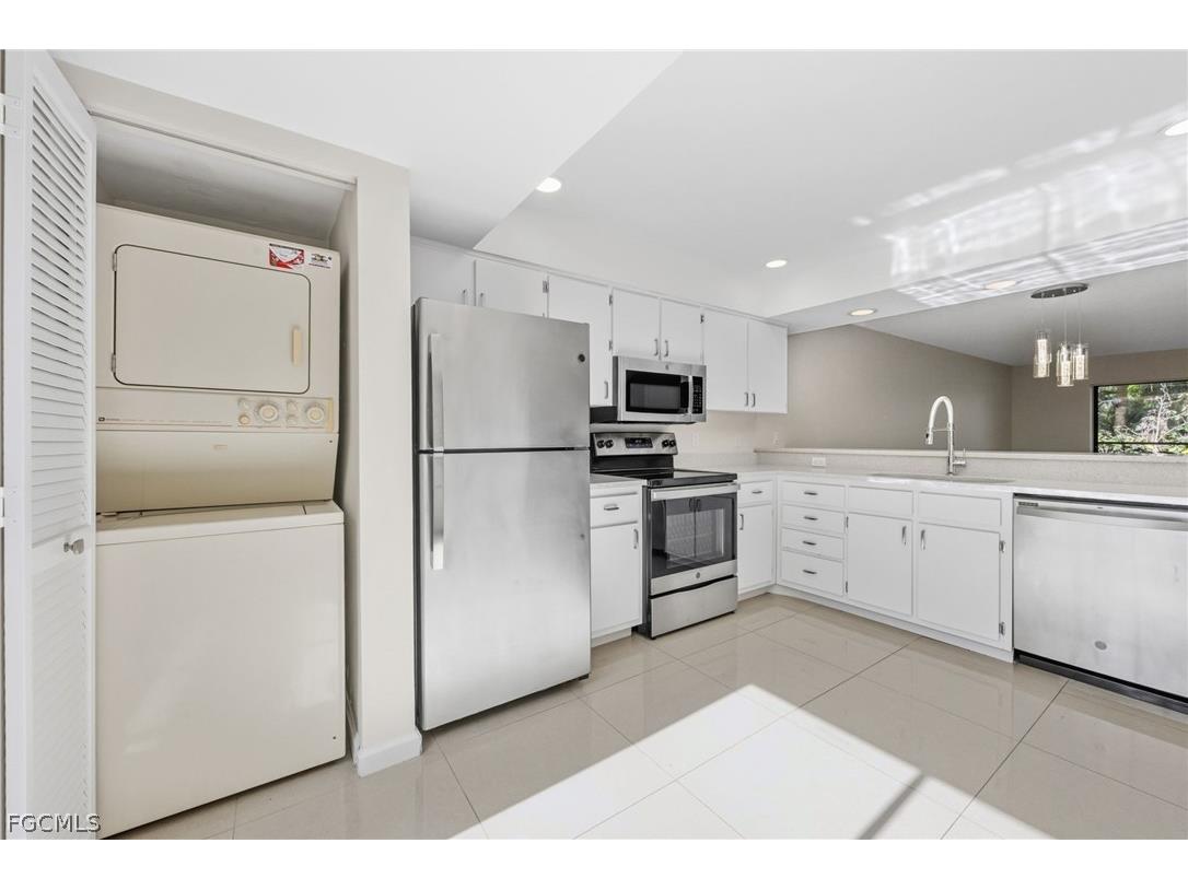 116 Pinebrook Drive Fort Myers FL 33907 2026012112 image5
