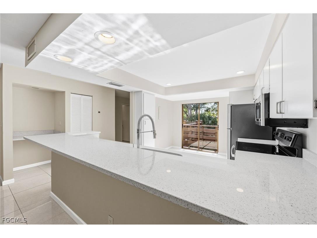 116 Pinebrook Drive Fort Myers FL 33907 2026012112 image7