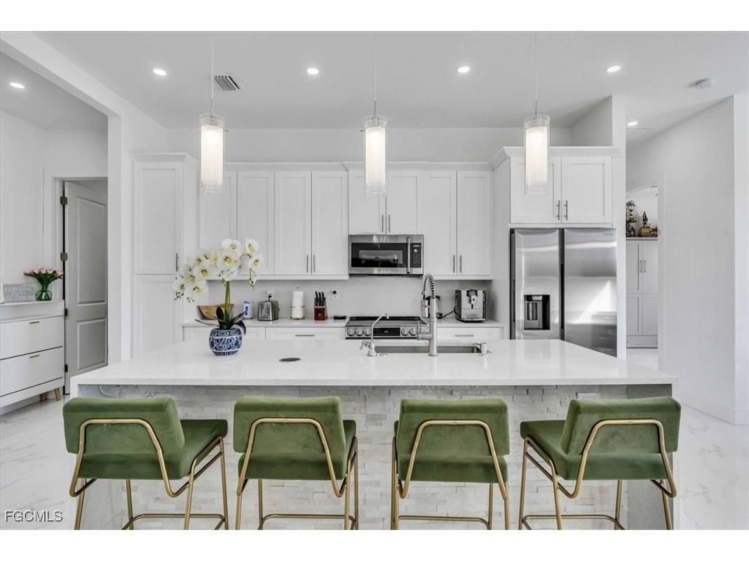 116 SE 5th Place Cape Coral FL 33990 2025008324 image9