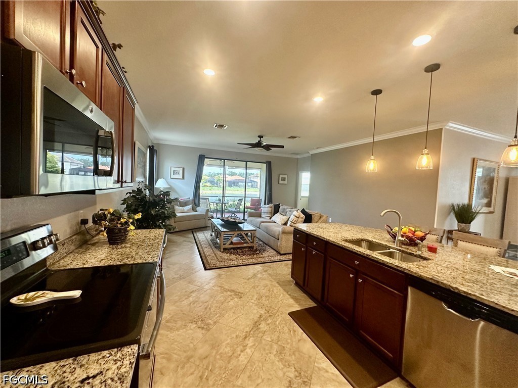 11600 Golden Oak Terrace Fort Myers FL 33913 2026015846 image2