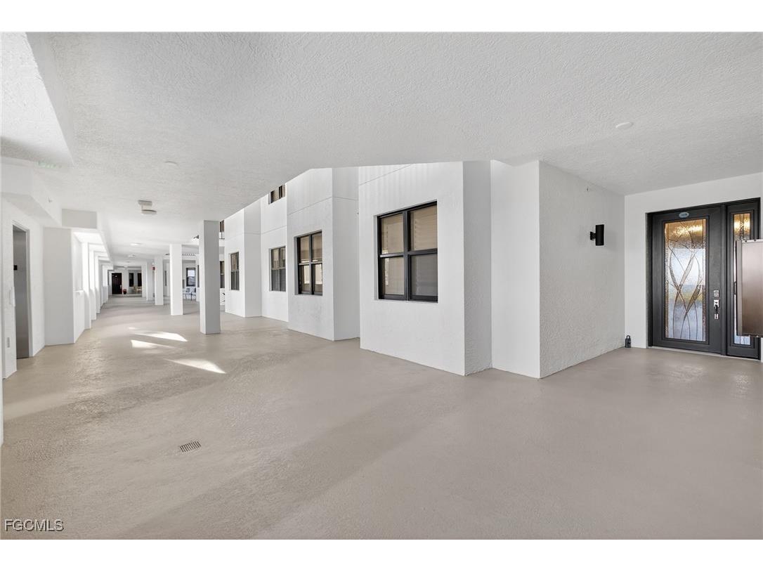 11620 Court Of Palms #105 Fort Myers FL 33908 2026003335 image3