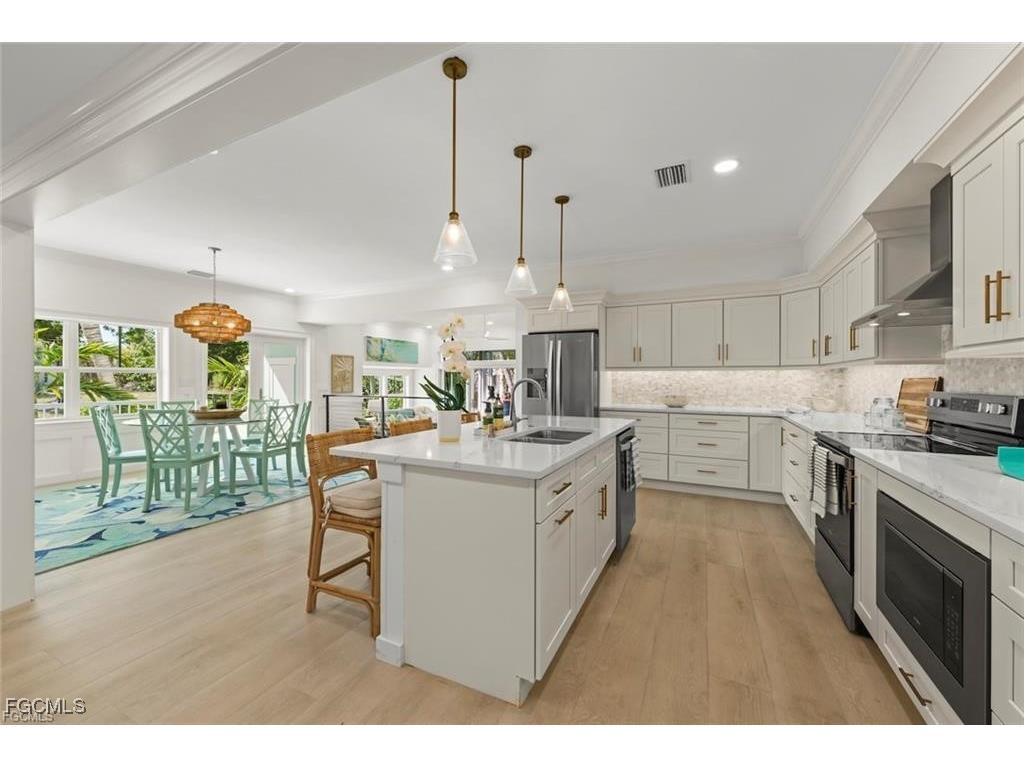 1163 Seagrape Lane Sanibel FL 33957 2025014856 image9