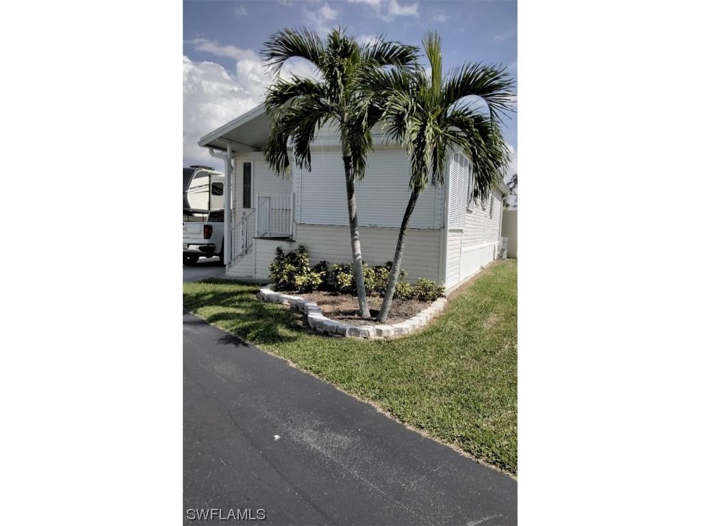 11631 Ariana Drive Fort Myers FL 33908 223074472 image1