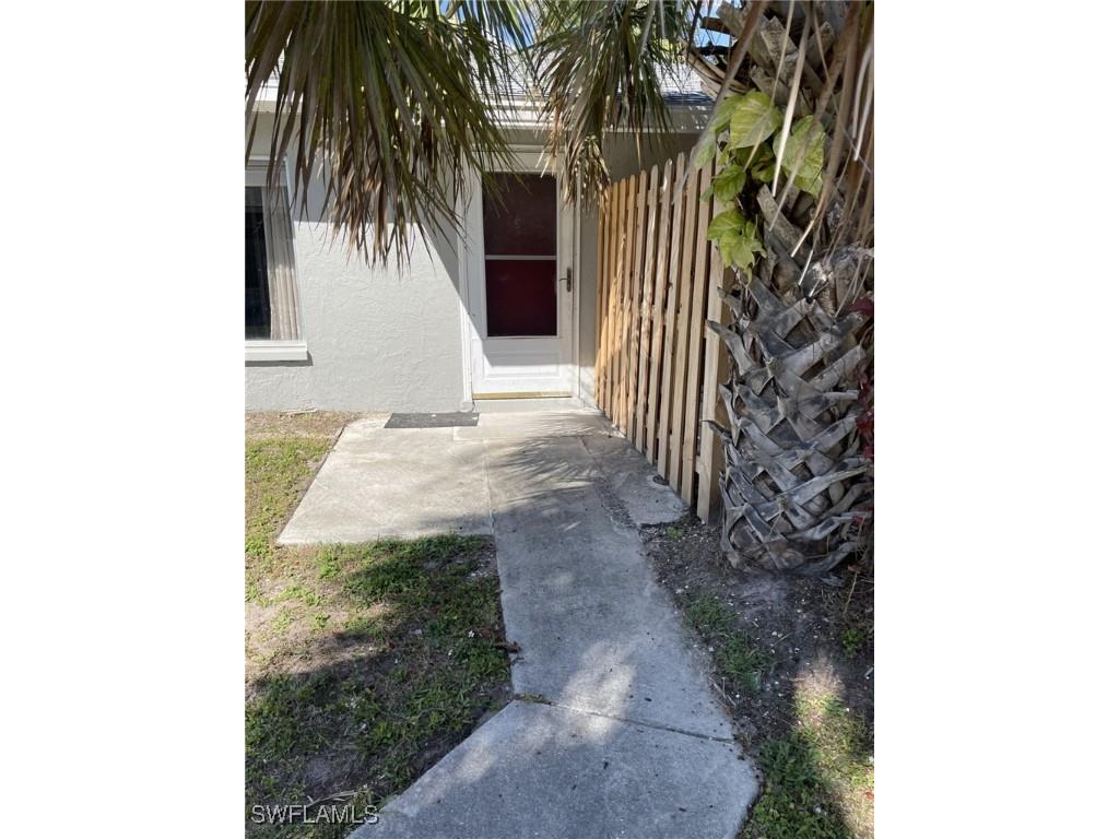 1165 Palm Avenue #1B North Fort Myers FL 33903 225021063 image1