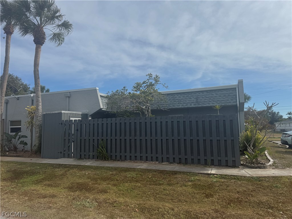 1165 Palm Avenue #3B North Fort Myers FL 33903 2026001932 image4