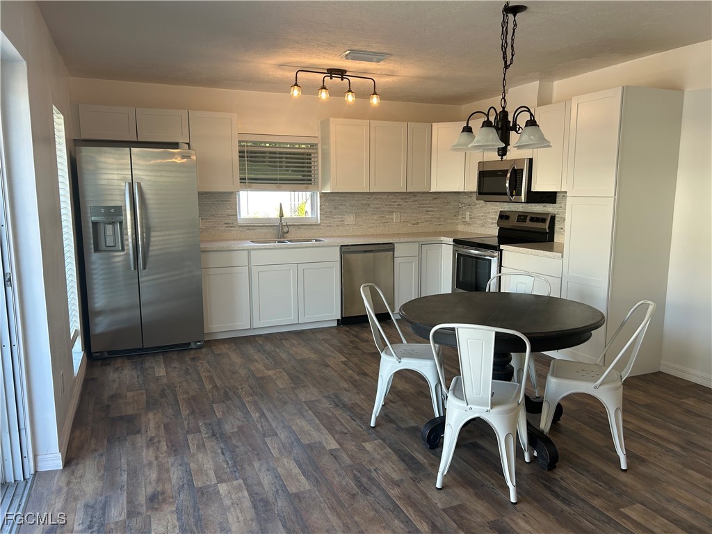 1165 Palm Avenue #5C North Fort Myers FL 33903 2025004196 image1