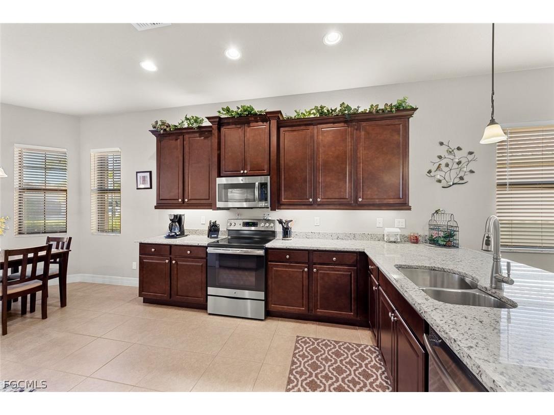 11652 Meadowrun Circle Fort Myers FL 33913 2026009333 image5