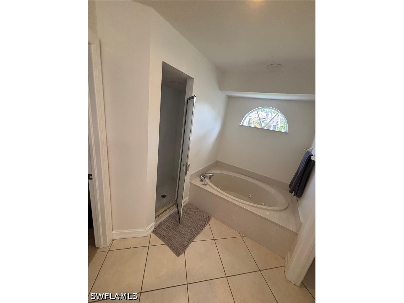 1166 Royal Palm Drive Naples FL 34103 226024256 image4
