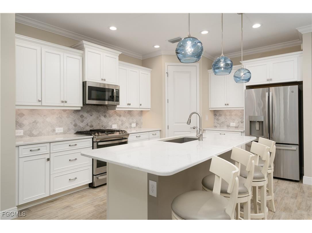 11676 Solano Drive Fort Myers FL 33966 2025007205 image5