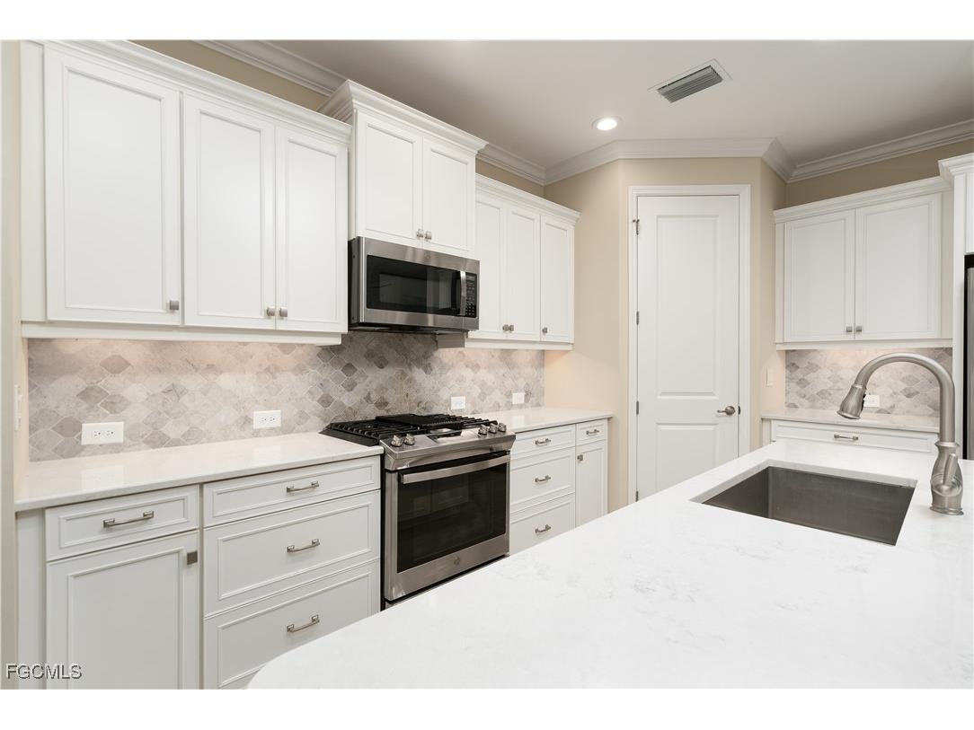 11676 Solano Drive Fort Myers FL 33966 2025007205 image6