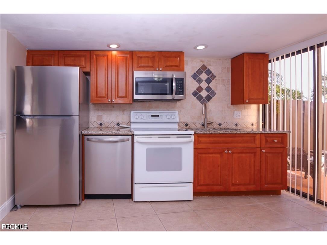 1168 Lake Mcgregor Drive #1D Fort Myers FL 33919 2026021212 image6