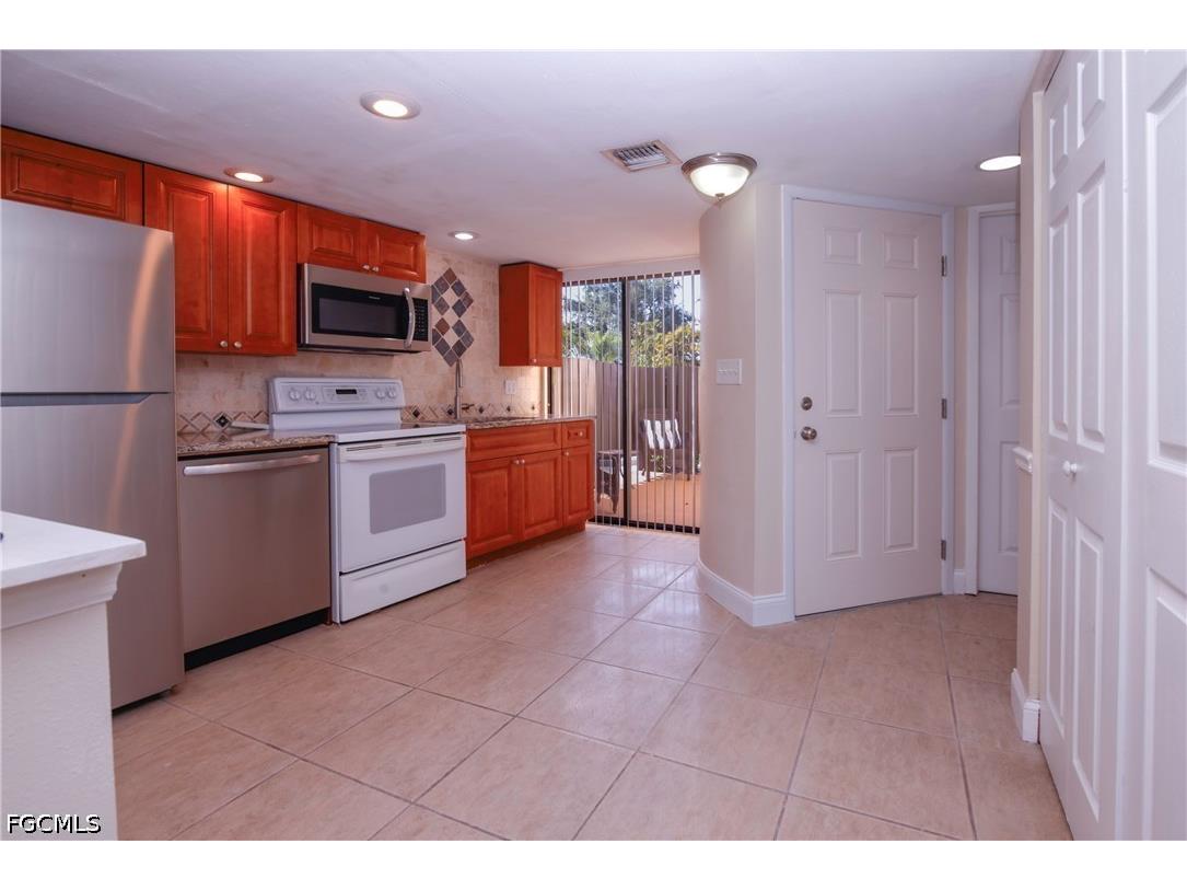 1168 Lake Mcgregor Drive #1D Fort Myers FL 33919 2026021212 image7