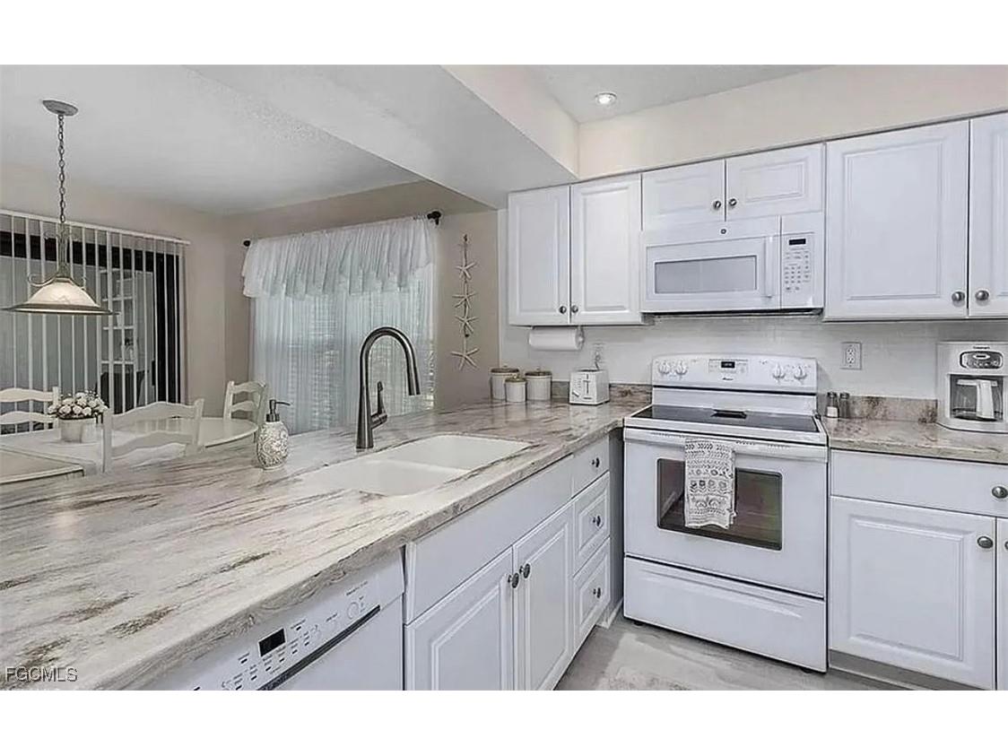 11687 Pointe Circle Drive Fort Myers FL 33908 2025007308 image4