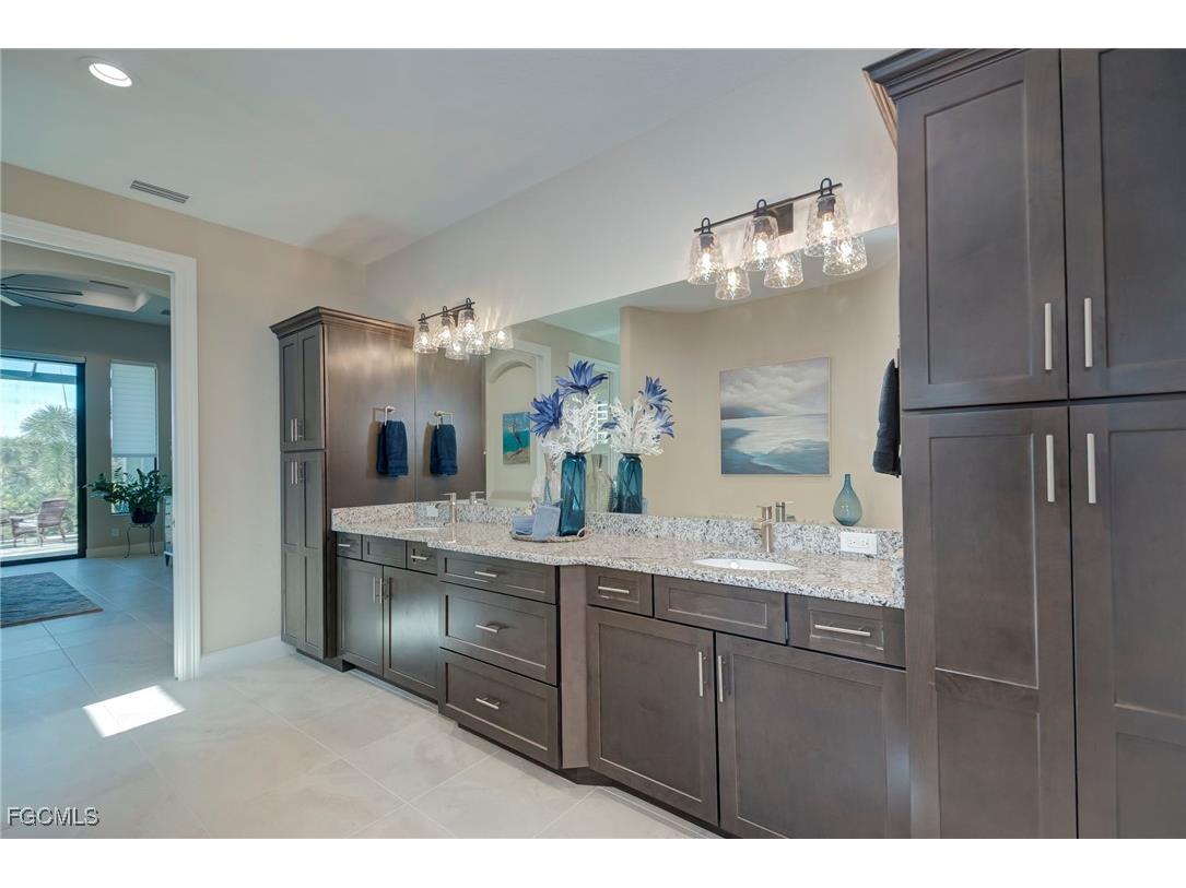 11687 Royal Tee Circle Cape Coral FL 33991 2025016473 image24