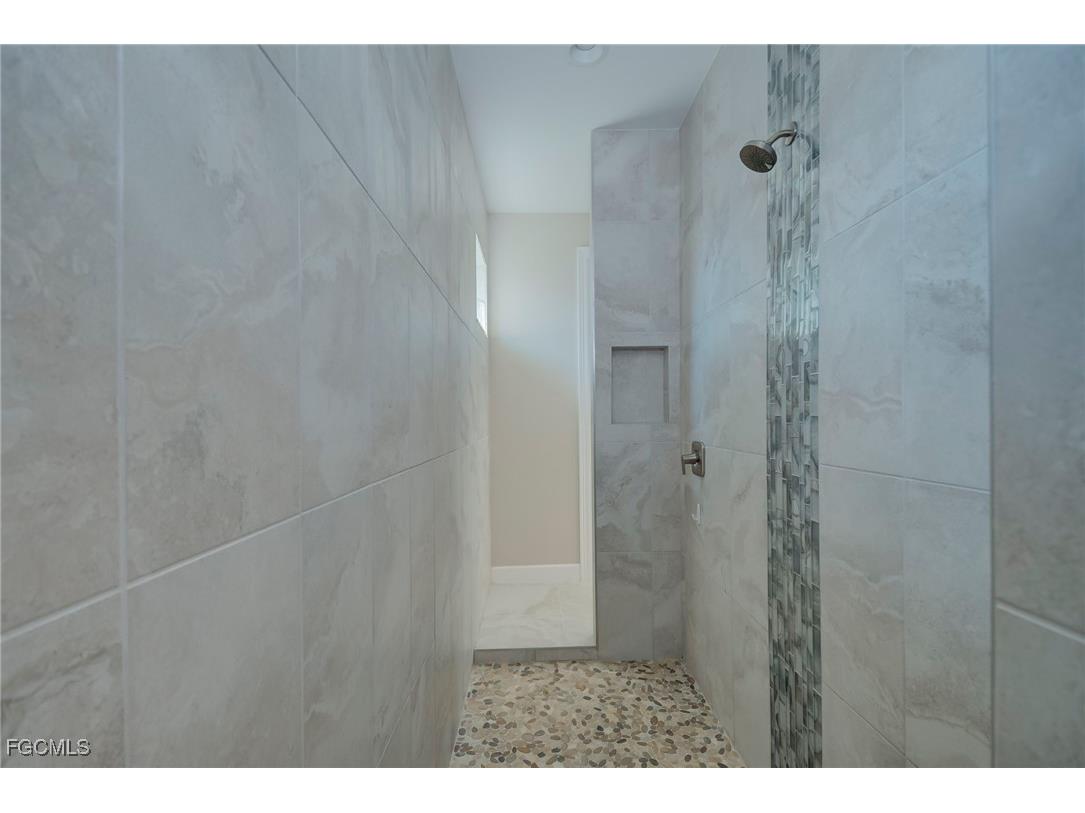 11687 Royal Tee Circle Cape Coral FL 33991 2025016473 image25