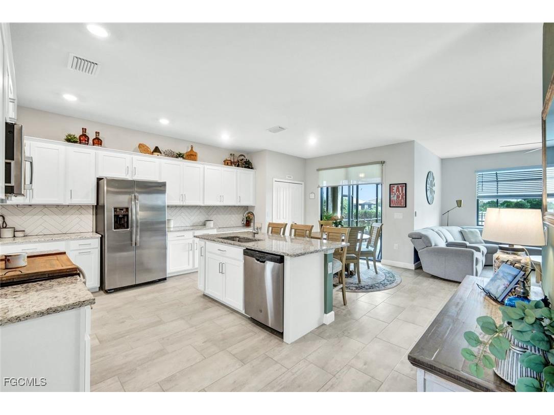 11691 Timber Creek Drive Fort Myers FL 33913 2025024197 image8