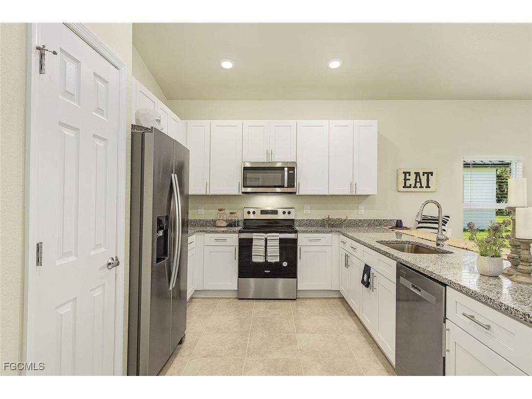 117 NE 7th Terrace Cape Coral FL 33993 2025023294 image12