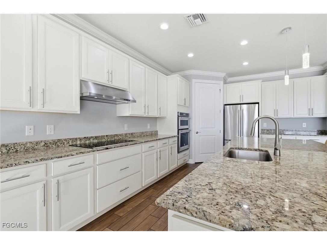 11701 Bowes Circle Fort Myers FL 33913 2025024327 image12