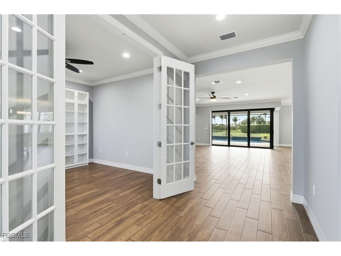 11701 Bowes Circle Fort Myers FL 33913 2025024327 image2