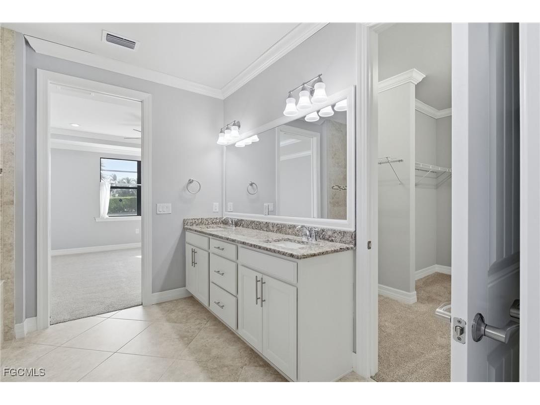 11701 Bowes Circle Fort Myers FL 33913 2025024327 image21