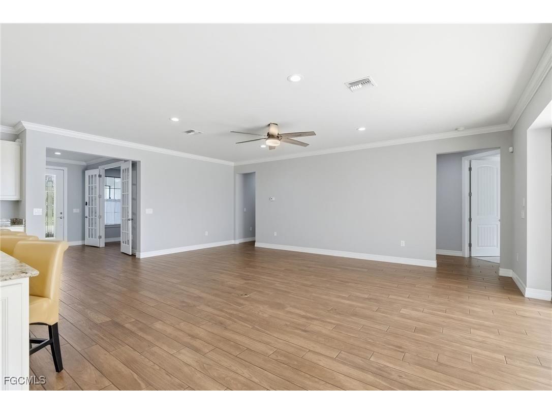 11701 Bowes Circle Fort Myers FL 33913 2025024327 image8