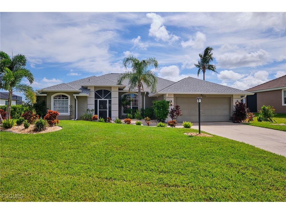 11704 Lady Anne Circle Cape Coral FL 33991 2025013674 image1