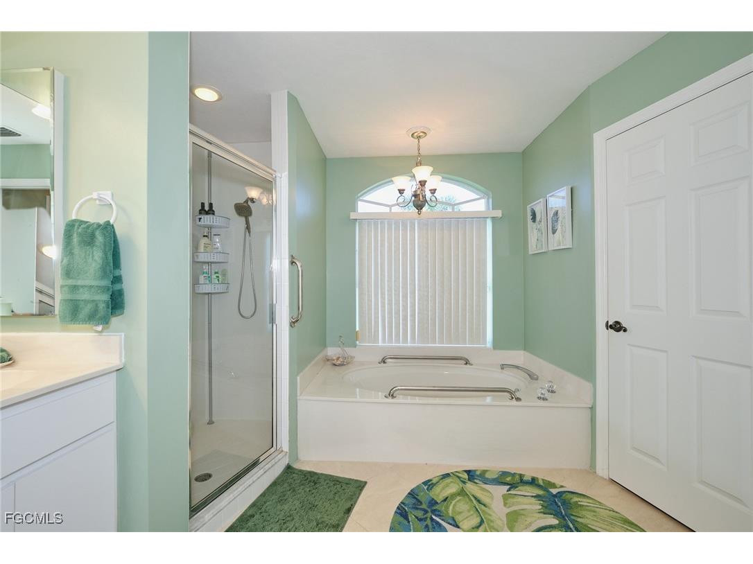 11704 Lady Anne Circle Cape Coral FL 33991 2025013674 image36